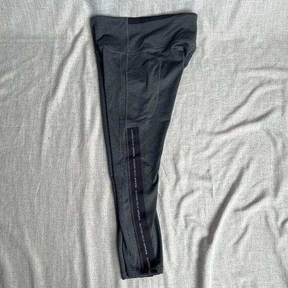 Athleta Allyson Felix Gray Ultimate Stash Legend Leggings Women's‎ Small - Picture 3 of 9